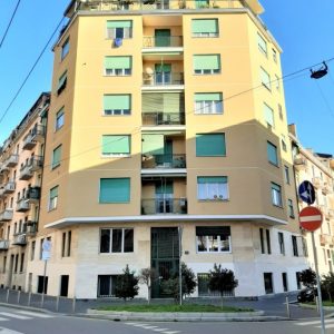 2 Locali – via Valvassori Peroni