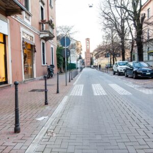 2 Locali – via Conte Rosso